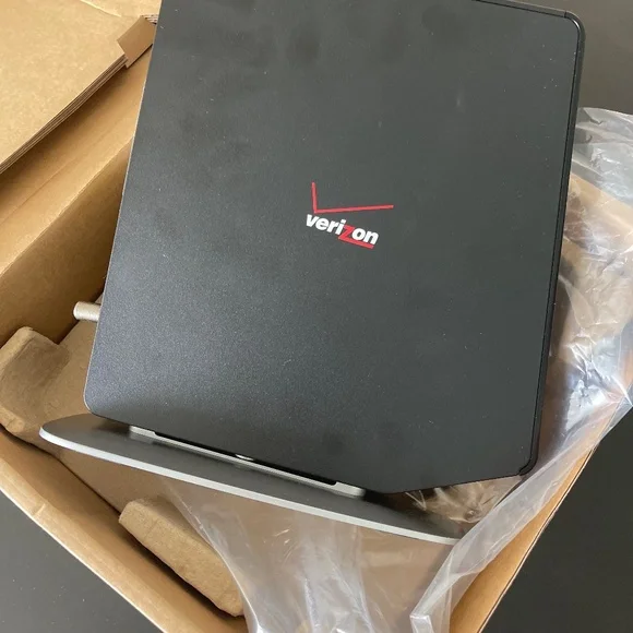 Verizon Router - Picture 1 of 2